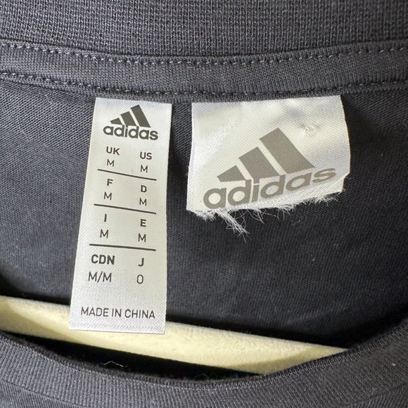 Adidas Black Short Sleeve Shirt Purple World Basketball Size Medium - Picture 2 of 4